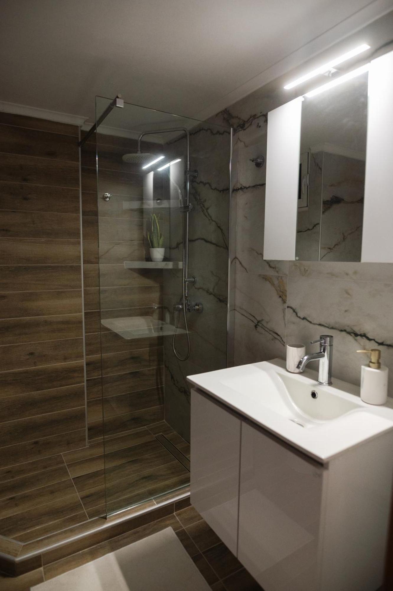 Sapphire Majesty Suite By Heaven'S Hall Luxury Suites 알렉산드로폴리스 외부 사진